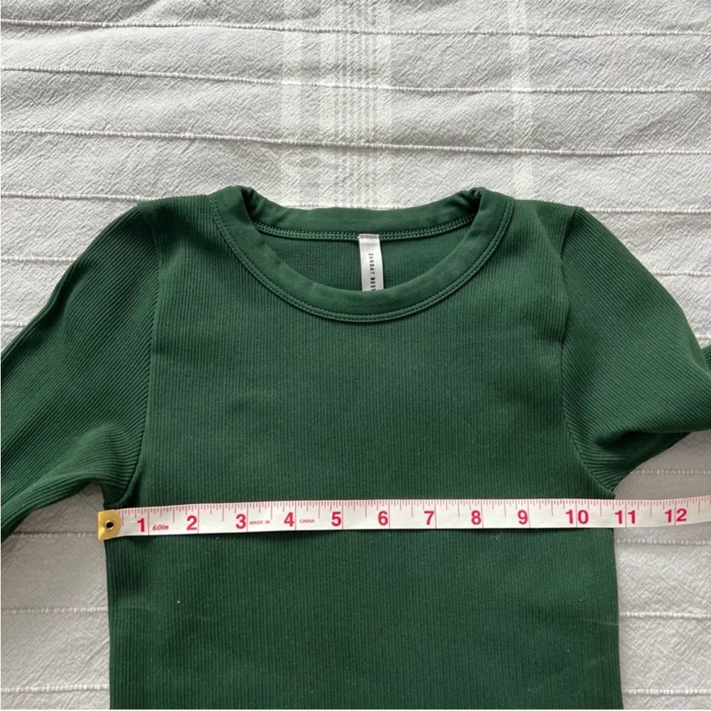 ARITZIA SUNDAY BEST Bliss Cropped Longsleeve Forest Green Size XS